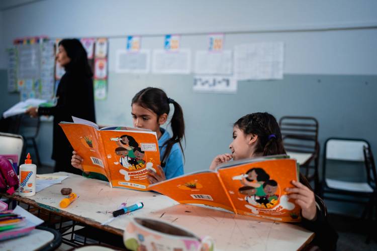 Educación entregó más de 50.000 libros a alumnos de primer a tercer grado