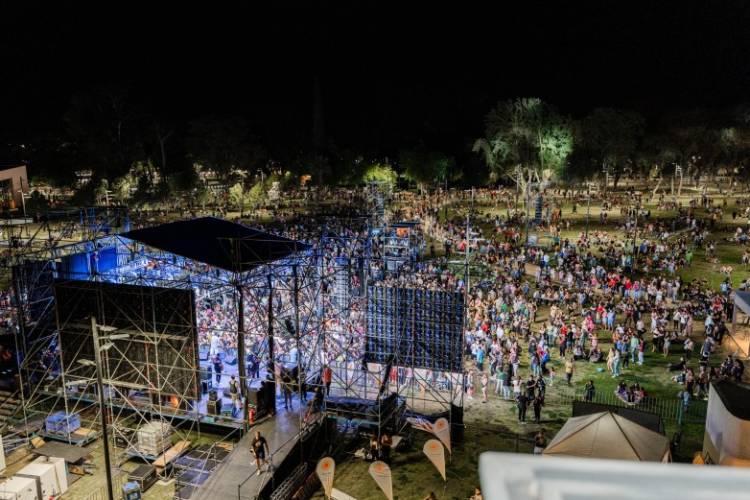 Los artistas que van a subir al escenario del FestiJoven 2025