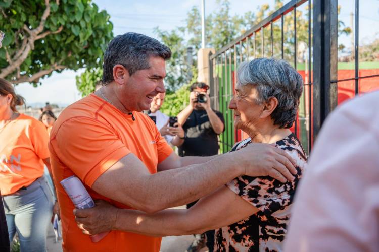 Orrego caminó Pocito junto a los candidatos del Frente XSanJuan y destacó la importancia de la obra pública