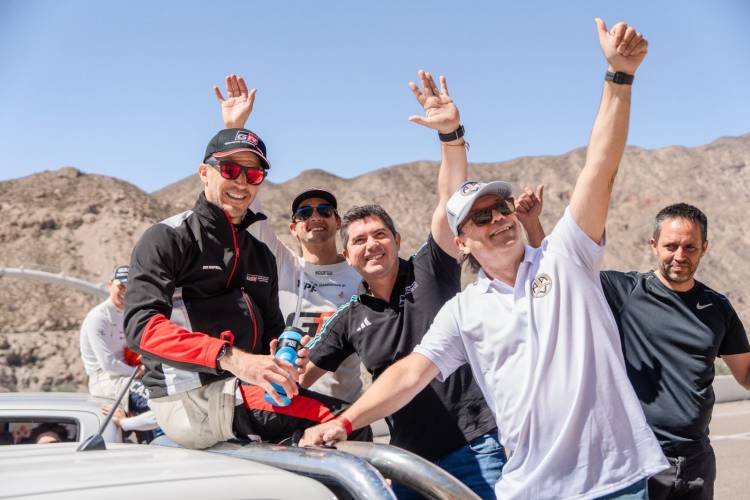 El Zonda volvió a rugir ante una multitud  que vibró con el regreso del automovilismo nacional tras 6 años