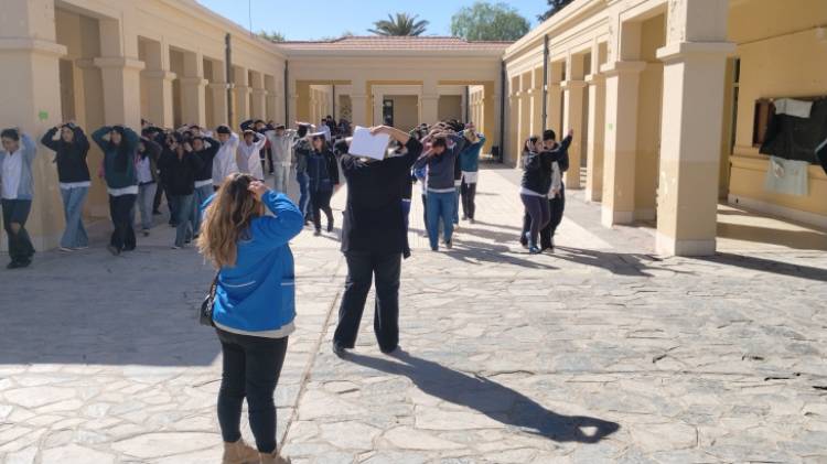 En el marco del Plan Provincial “Escuelas Preparadas”, se realizó el primer simulacro provincial y simultáneo de evacuación escolar