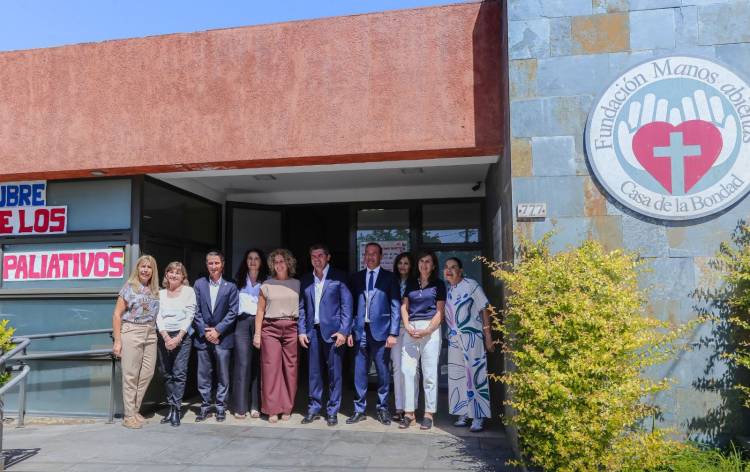 El Gobernador Marcelo Orrego recorrió la Casa de la Bondad