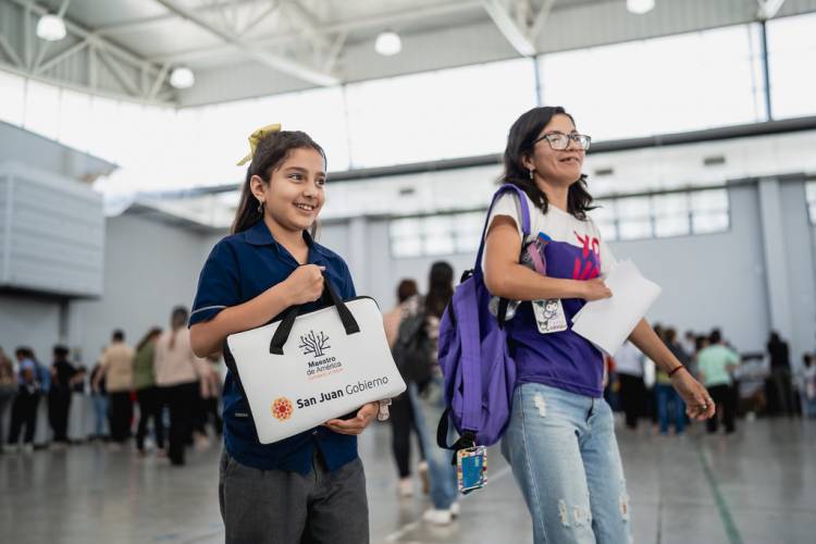 Se entregaron más de 16.000 netbooks a estudiantes de escuelas primarias