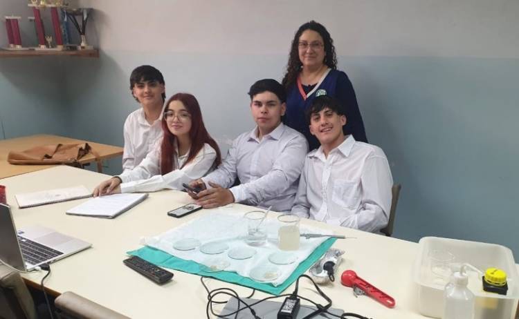 La EPET N°3 ganó un certamen con su proyecto de cápsulas de agua comestibles