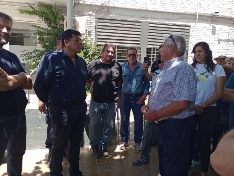 Agua Segura en Jáchal: Ante la presión y esgrimiendo “tecnicismos” inútiles, el Intendente Matías Espejo llamará sesionar a los concejales el próximo lunes para realizar los análisis de agua en forma urgente