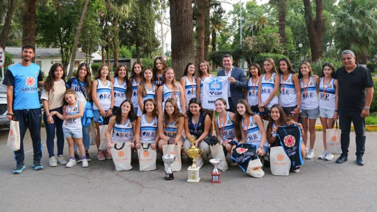 Orrego recibió a los "embajadores deportivos" sanjuaninos tras sus triunfos nacionales y mundiales