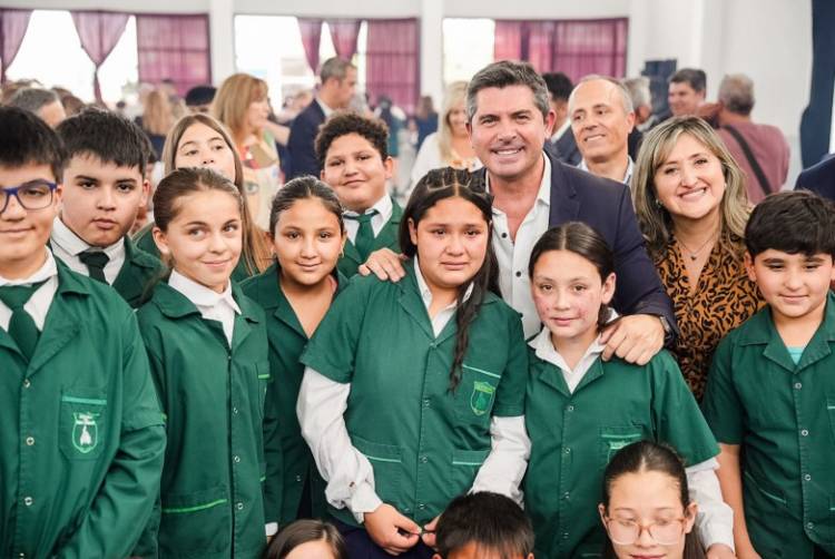 En 9 de Julio y Sarmiento se completó la entrega de 30 mil  computadoras a estudiantes y docentes