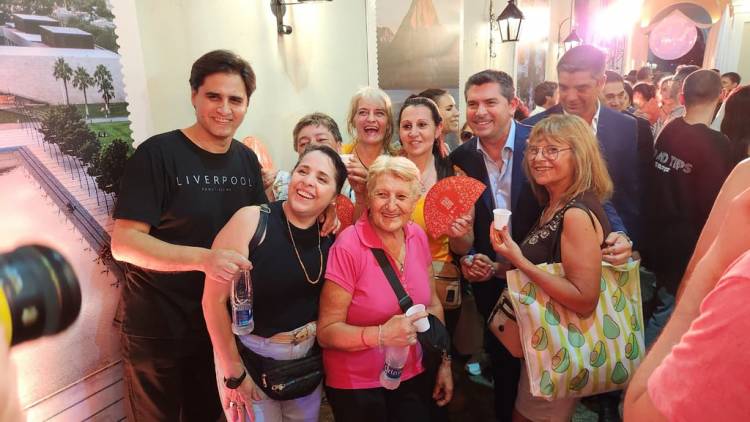 Orrego participó de la apertura de la Noche de la Casa de San Juan en Buenos Aires