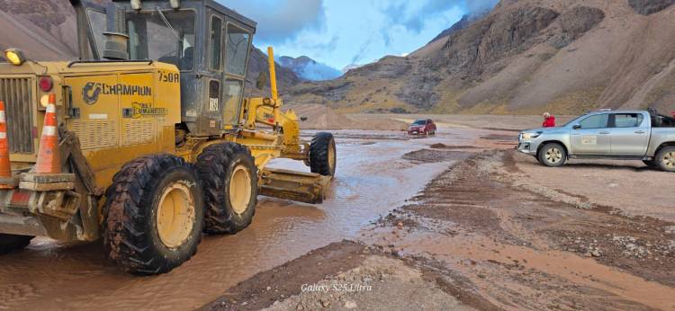 La Dirección Provincial de Vialidad realiza relevamientos y trabajos en rutas y caminos por intensas lluvias