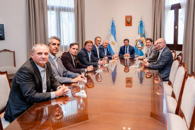 Orrego recibió a los directivos de Arcor para fortalecer el desarrollo agroindustrial en San Juan 