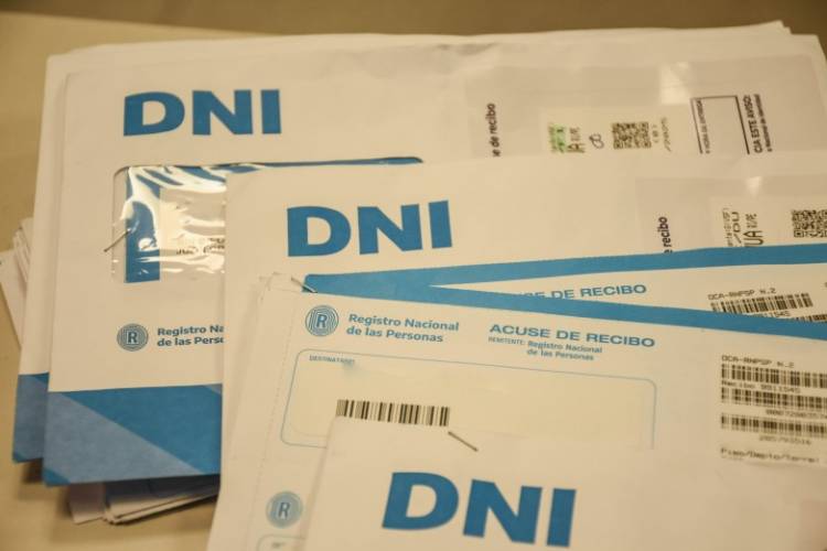 Oficializaron los nuevos valores para DNI y Pasaportes