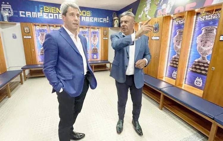 AFA: aparecieron chats que involucran a Sergio Uñac con Chiqui Tapia