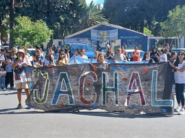 Autoconvocados de Jáchal: Docentes marcharon por las calles del departamento y anunciaron una movilización para el jueves 12
