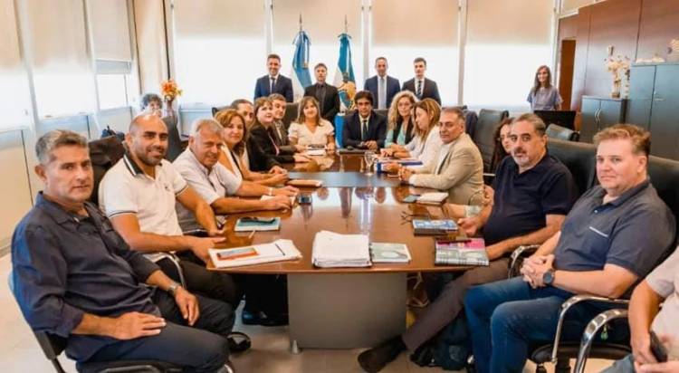 Paritaria Docente: Gremios y Gobierno acordaron aumento salarial