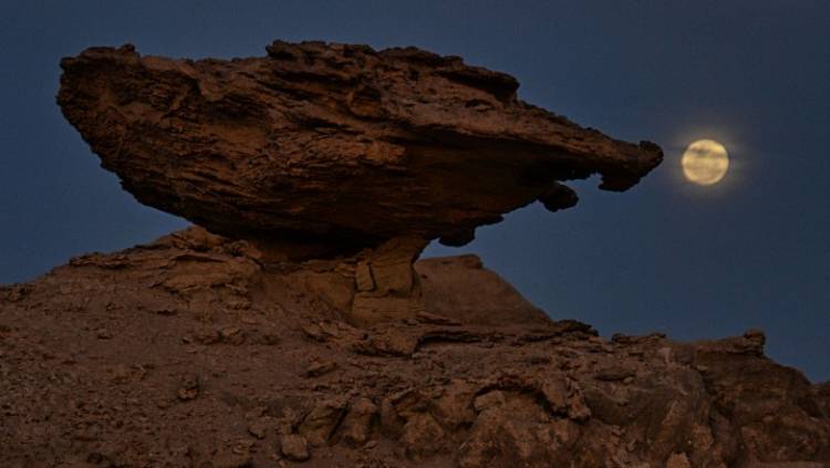 La magia de la luna llena vuelve a iluminar Ischigualasto