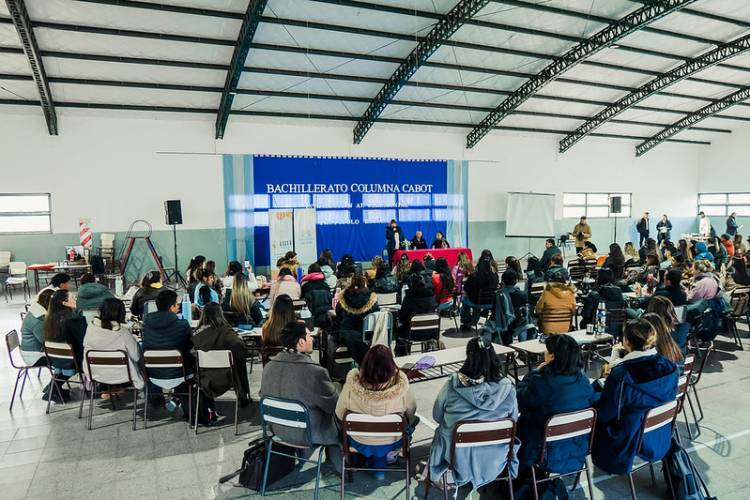 La Cámara de Diputados acompaña una capacitación docente en Iglesia