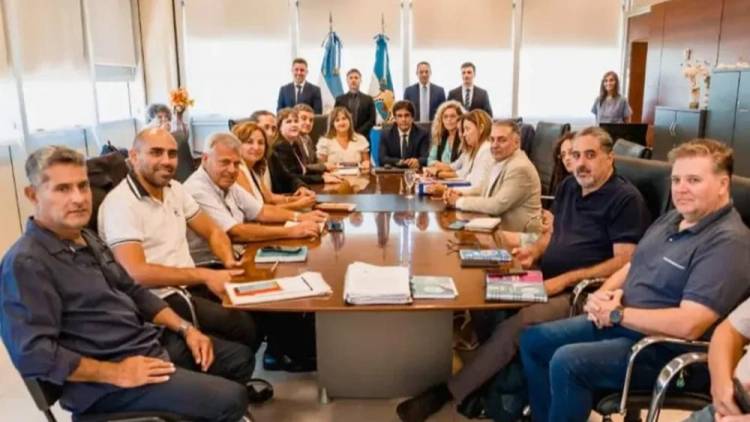 Paritaria Docente: UDAP y AMET aceptaron la oferta salarial del Gobierno y volverán a reunirse en noviembre