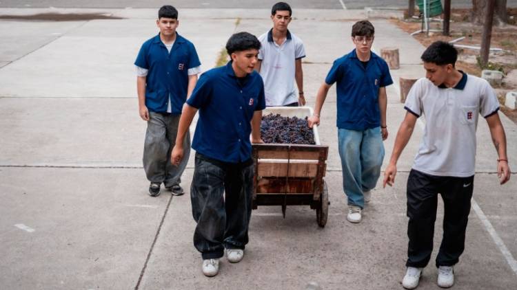 Más estudiantes suman habilidades laborales antes de terminar la secundaria