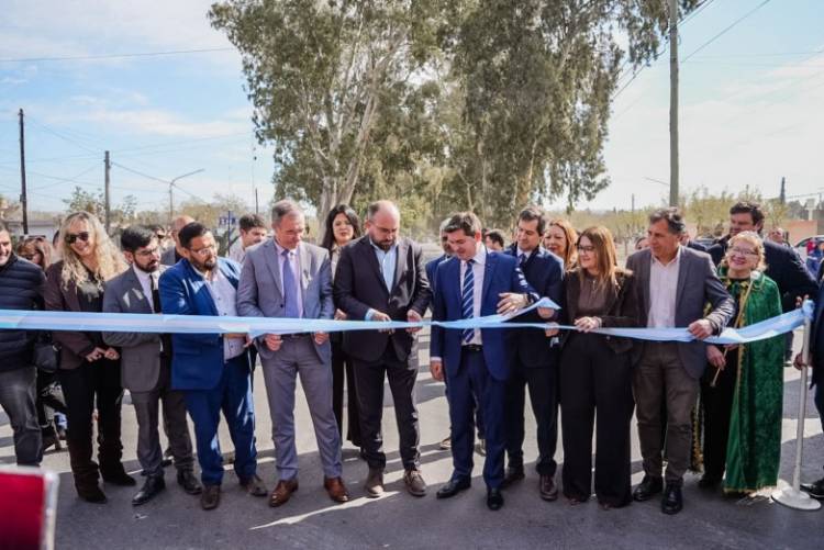 Orrego anunció el inicio de la repavimentación de calle Sargento Cabral entre Paula Albarracín y Calívar