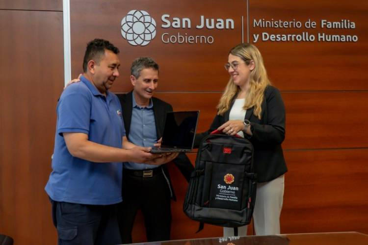 Refuerzan la innovación con la entrega de equipamiento informático a cooperativas