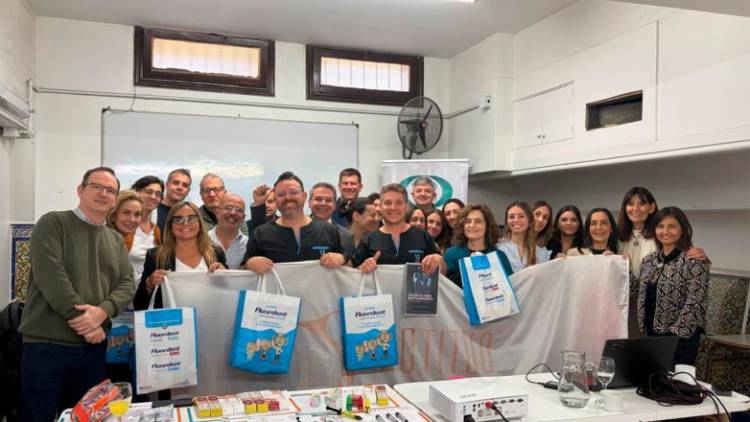 Profesionales de la odontología profundizaron conocimientos en biomimética restauradora