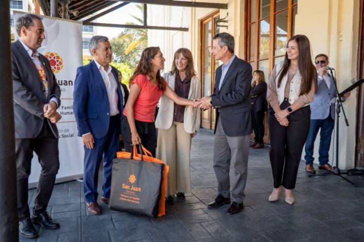 Emprendedores sociales textiles y gastronómicos se fortalecen con nuevas herramientas